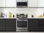 Samsung 6.3 cu. ft. Smart Freestanding Electric Range with No-Preheat Air Fry NE63A6711SS - Image 4